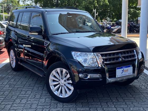 MITSUBISHI PAJERO FULL 3.8 HPE 4X4 V6 24V GASOLINA 4P AUTOMÁTICO MITSUBISHI PAJERO FULL 3.8 HPE 4X4 V6 24V GASOLINA 4P AUTOMÁTICO